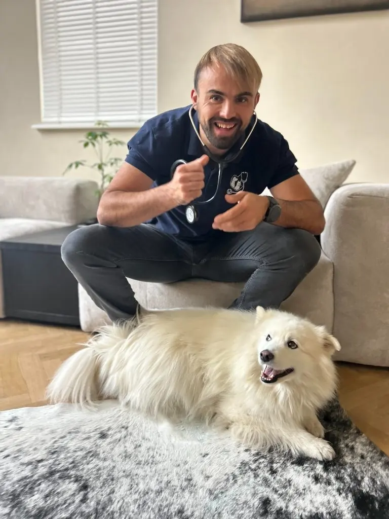 Dierenarts Gr&eacute;gor aan huis met hond in Culemborg